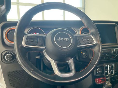 Used 2021 Jeep Gladiator Mojave AWD/4WD image 14