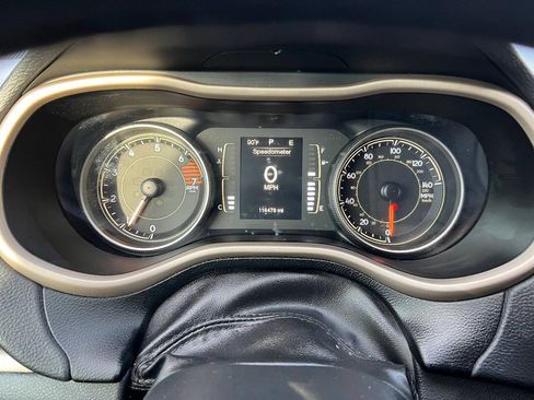 Used 2016 Jeep Cherokee Sport w/ Cold Weather Group AWD/4WD image 34