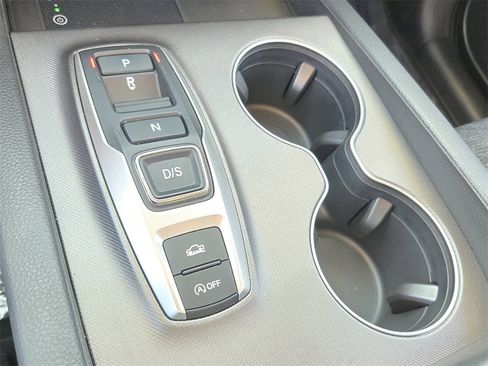 Used 2025 Honda Ridgeline Sport image 24