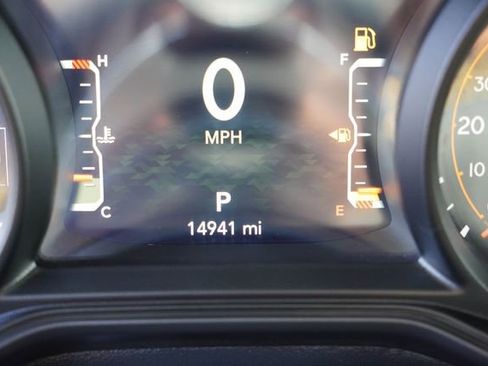 Used 2024 Jeep Wrangler Sahara image 30