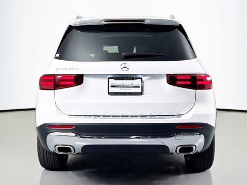 New 2026 Mercedes-Benz GLB 250 image 3
