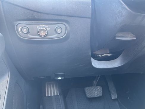 Used 2020 Chevrolet Equinox Premier FWD image 18