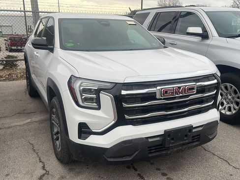 Used 2025 GMC Terrain Elevation image 2