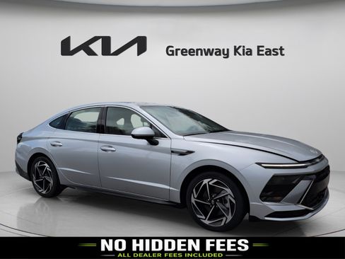 Used 2025 Hyundai Sonata SEL FWD image 1