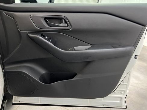 Used 2024 Nissan Rogue S FWD image 24