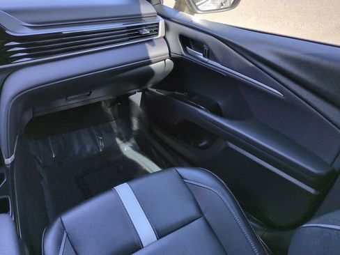 Used 2025 Toyota Camry SE image 16