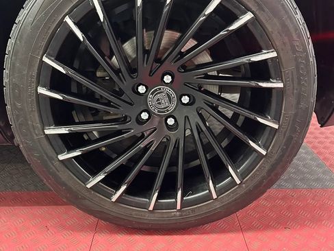 Used 2018 Dodge Challenger SXT RWD image 28