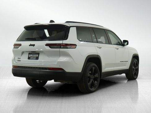 Used 2023 Jeep Grand Cherokee L Laredo image 6