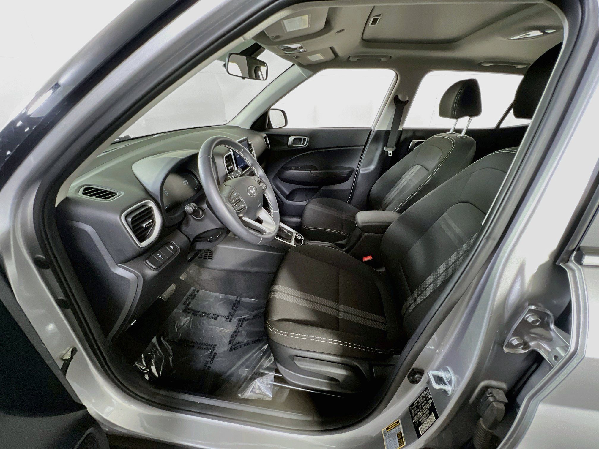 Used 2023 Hyundai Venue SEL w/ Cargo Package FWD image 19