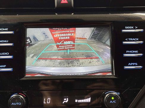 Used 2019 Toyota Camry SE FWD image 24