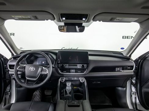 Used 2025 Toyota Grand Highlander FWD image 27