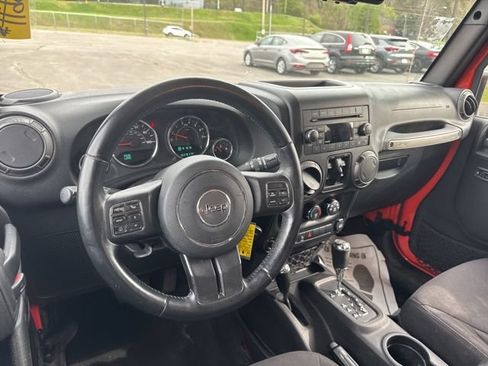 Used 2015 Jeep Wrangler Unlimited Sport w/ Quick Order Package 24S AWD/4WD image 12