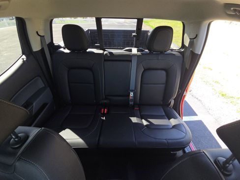 Used 2021 Chevrolet Colorado Z71 w/ Safety Package AWD/4WD image 12