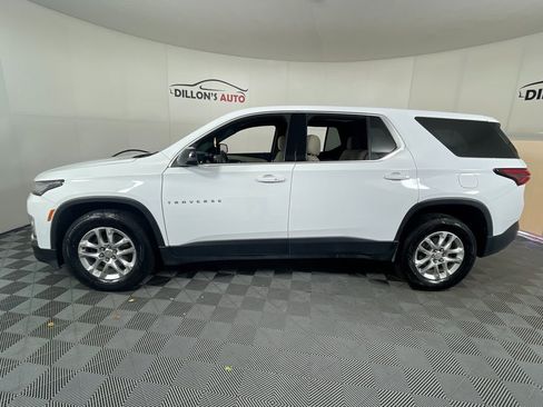 Used 2022 Chevrolet Traverse LS image 3