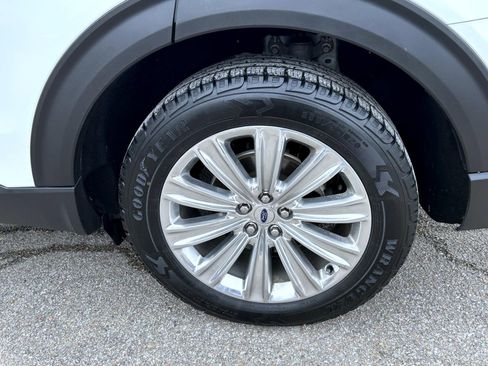 Used 2021 Ford Explorer Limited w/ Equipment Group 301A image 23