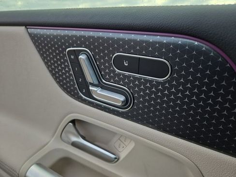 New 2026 Mercedes-Benz GLB 250 4MATIC image 22