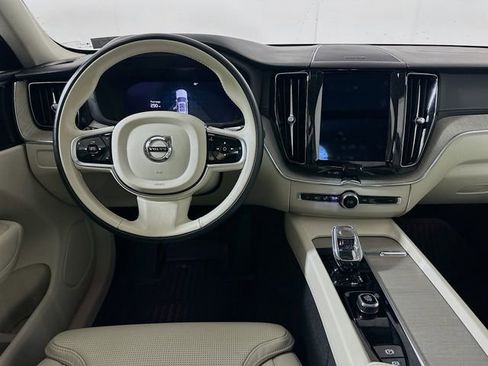 Used 2023 Volvo XC60 B5 Ultimate w/ Climate Package image 25