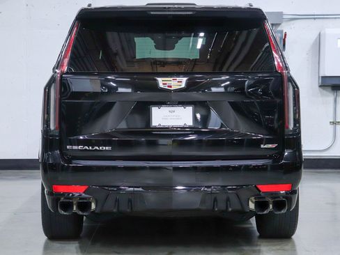 Used 2023 Cadillac Escalade V image 4