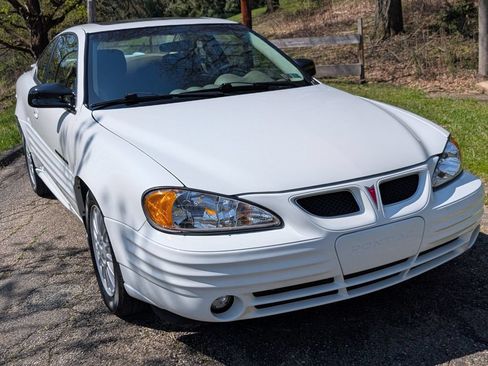 Used 2001 Pontiac Grand Am SE w/ Solid Value Appearance Pkg FWD image 38