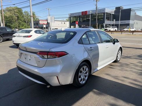 Used 2020 Toyota Corolla LE FWD image 8