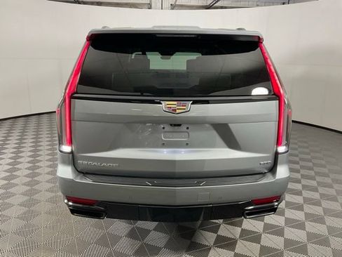 Used 2024 Cadillac Escalade ESV Sport Platinum AWD/4WD image 5