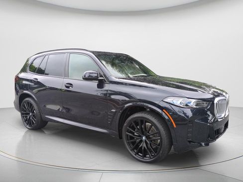 New 2026 BMW X5 xDrive40i w/ M Sport Package AWD/4WD image 3