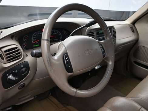 Used 2002 Ford F150 XLT image 12