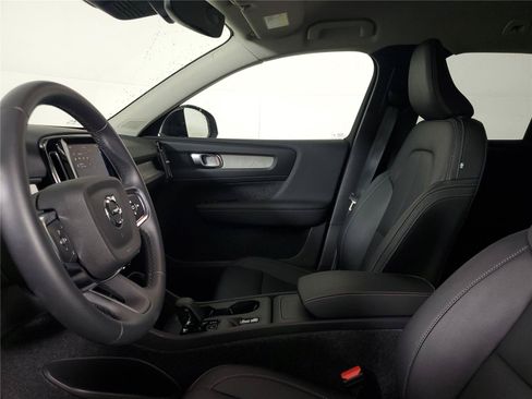 Certified 2026 Volvo XC40 B5 Core w/ Climate Package AWD/4WD image 22
