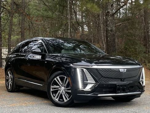 Used 2024 Cadillac Lyriq Luxury image 10