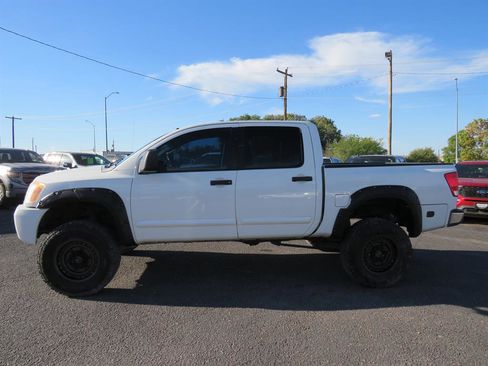 Used 2008 Nissan Titan 4x4 Crew Cab image 2