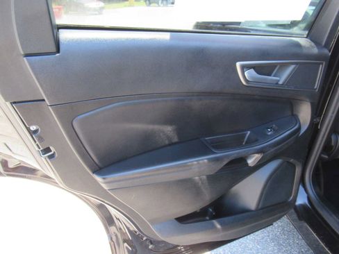 Used 2022 Ford Edge SE w/ Black Appearance Package AWD/4WD image 16