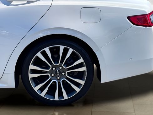 Used 2019 Lincoln Continental Reserve FWD image 41