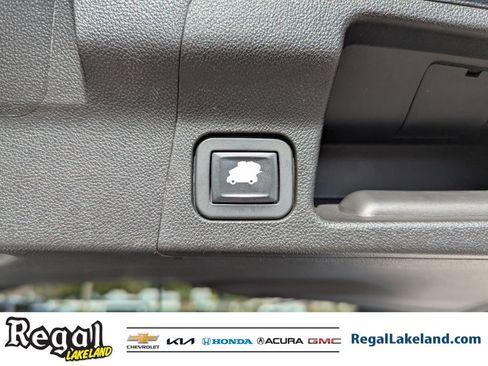 Used 2018 GMC Acadia SLT image 9