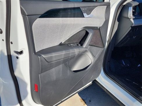 New 2026 Volkswagen Tiguan S image 8