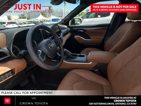 Used 2022 Toyota Highlander Platinum FWD image 7