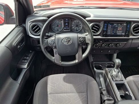 Used 2017 Toyota Tacoma TRD Sport w/ Tow Package (A/T) AWD/4WD image 11