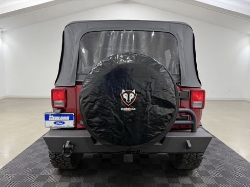 Used 2012 Jeep Wrangler Unlimited Rubicon w/ Connectivity Group image 6