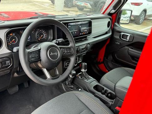 Used 2025 Jeep Wrangler Unlimited Sport AWD/4WD image 11