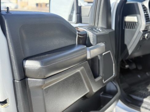 Used 2017 Ford F150 Platinum w/ Equipment Group 701A Luxury AWD/4WD image 13