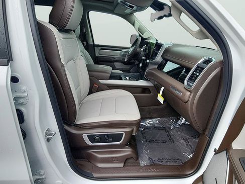 New 2026 RAM 1500 Laramie AWD/4WD image 18
