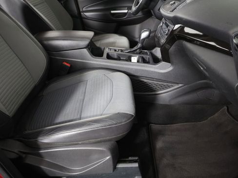 Used 2019 Ford Escape SE image 25