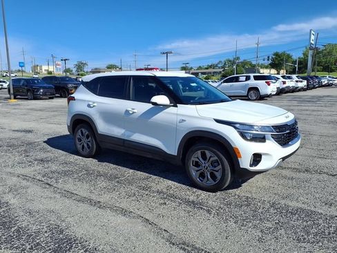 Used 2024 Kia Seltos LX AWD/4WD image 12