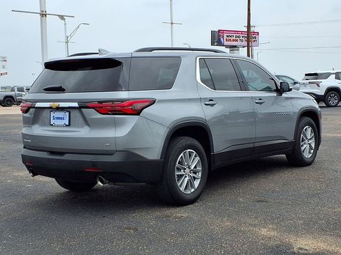 Used 2023 Chevrolet Traverse LT FWD image 8