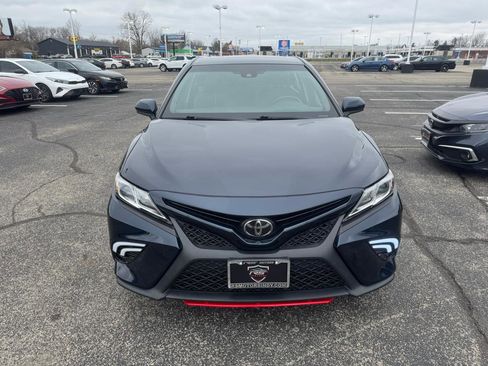 Used 2018 Toyota Camry SE FWD image 12