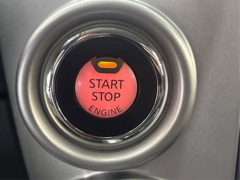 Used 2016 Nissan Titan SL image 39