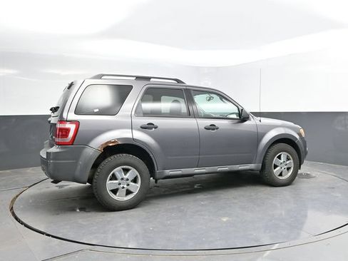 Used 2010 Ford Escape XLT FWD image 2
