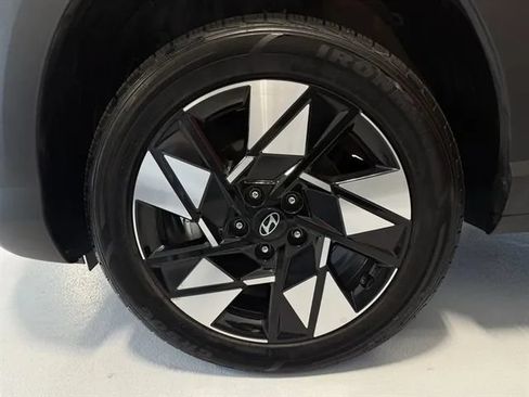 Used 2025 Hyundai Kona SEL AWD/4WD image 38