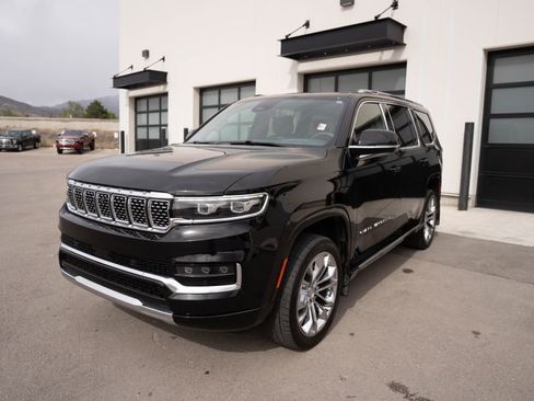 Used 2022 Jeep Grand Wagoneer Series II AWD/4WD image 7