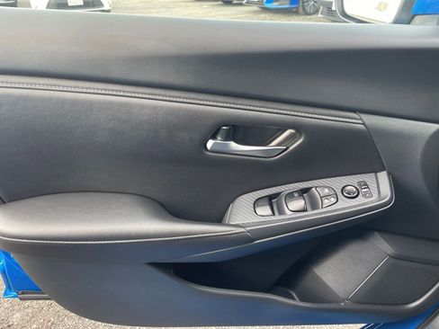 Used 2025 Nissan Sentra SV image 18