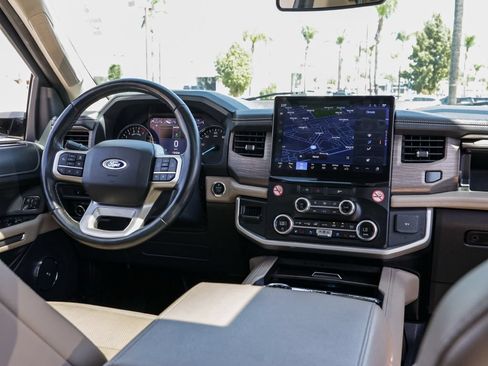 Used 2024 Ford Expedition Max Limited RWD image 24